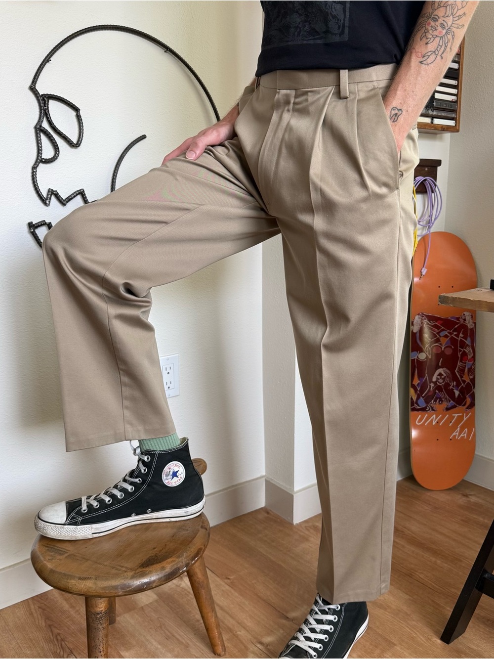 Vintage 2000s Tan High Waisted Pleated Trousers Dockers ~ 30 x 30.5 - Picture 3 of 8